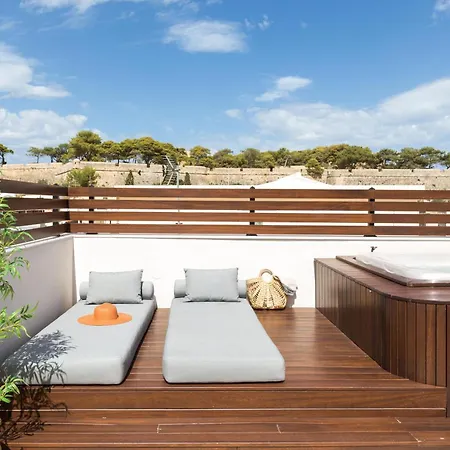 Le Bijou Luxury *